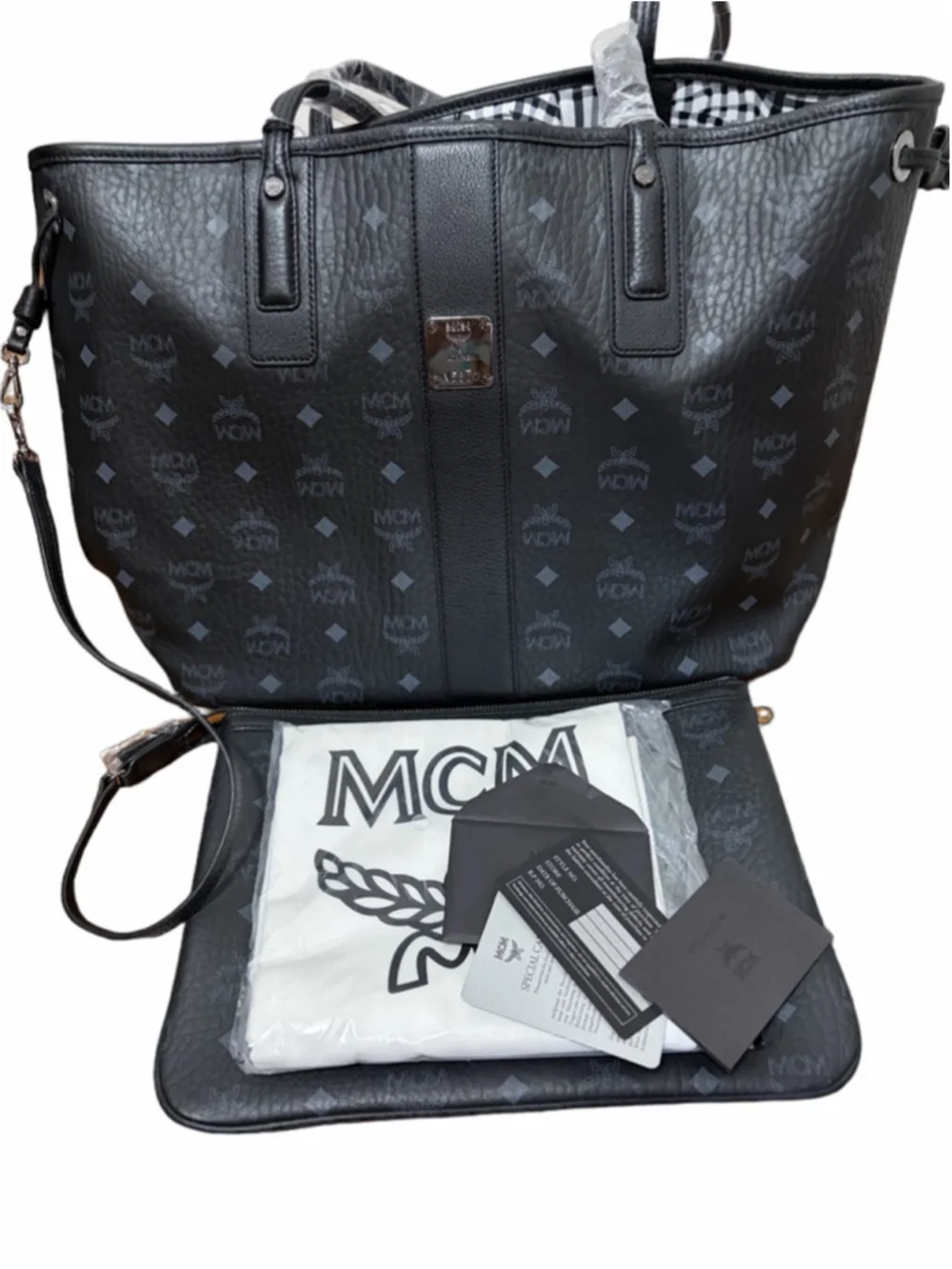 NWT MCM Women's Liz Reversible Shopper Tote in Black & white, Visetos & leather